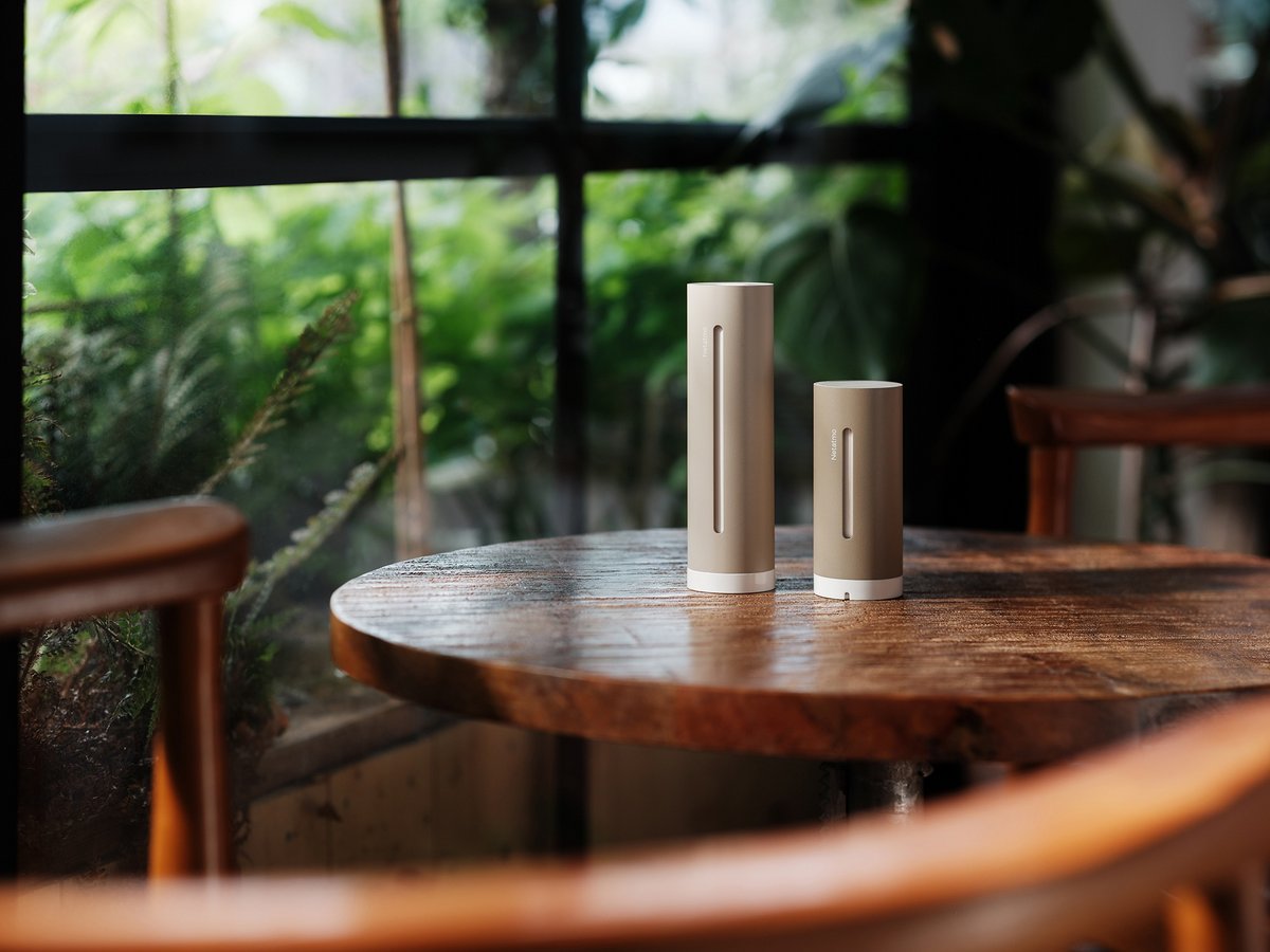 La nouvelle station météo Netatmo Original. À gauche, le module principal. À droite, celui à placer à l'extérieur ou dans une autre pièce de votre domicile. ©Netatmo