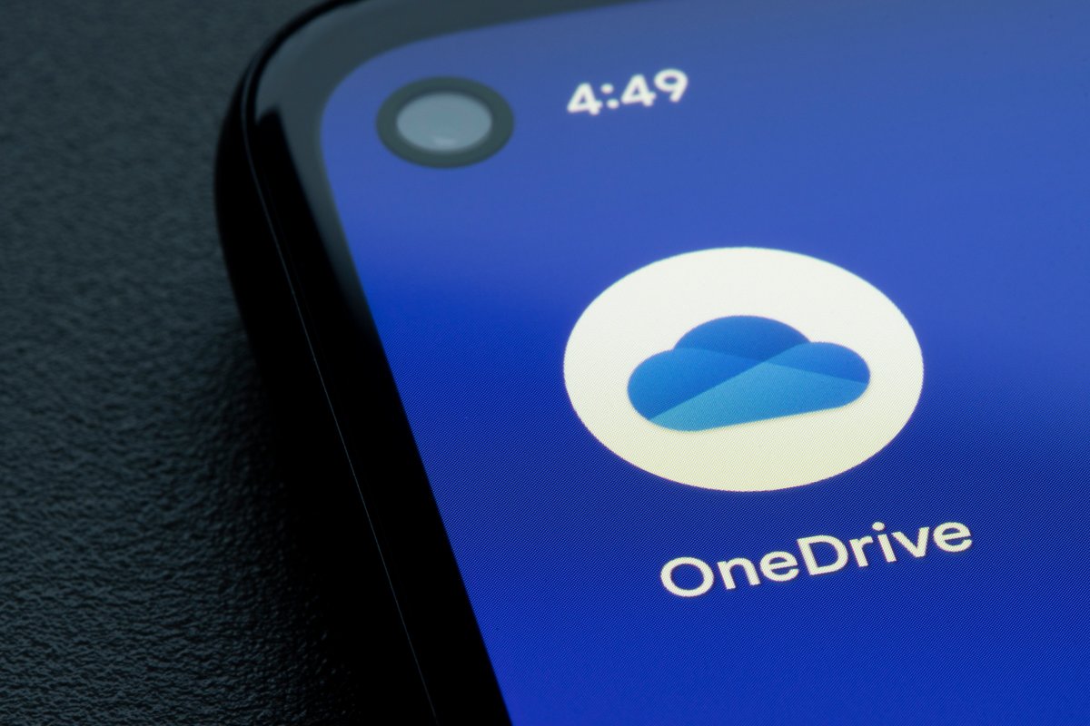Une fonction "Continuer depuis le téléphone" bientôt ajoutée à OneDrive ? © Tada Images / Shutterstock
