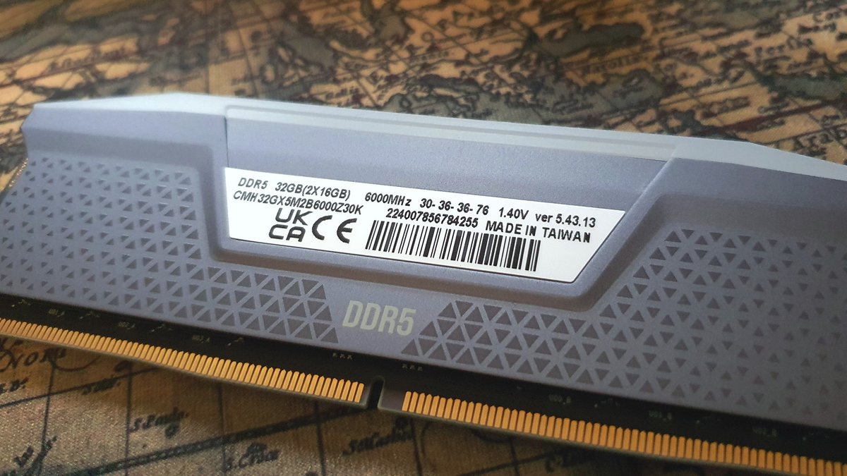 Vengeance RGB DDR5-6000 CL30 EXPO